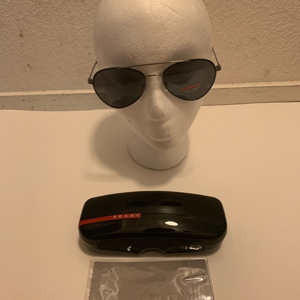 NWOT 🤑 Prada Sunglasses